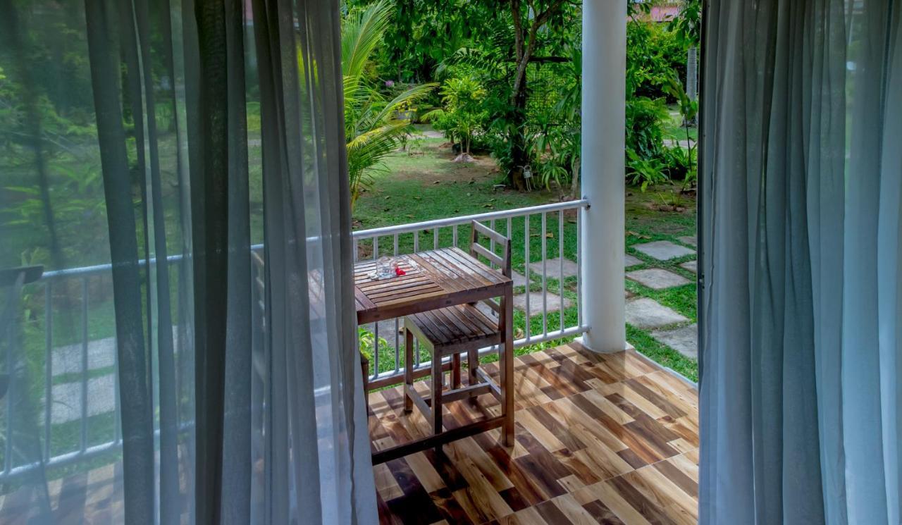 Villa Rafia Baie Sainte Anne Exterior foto