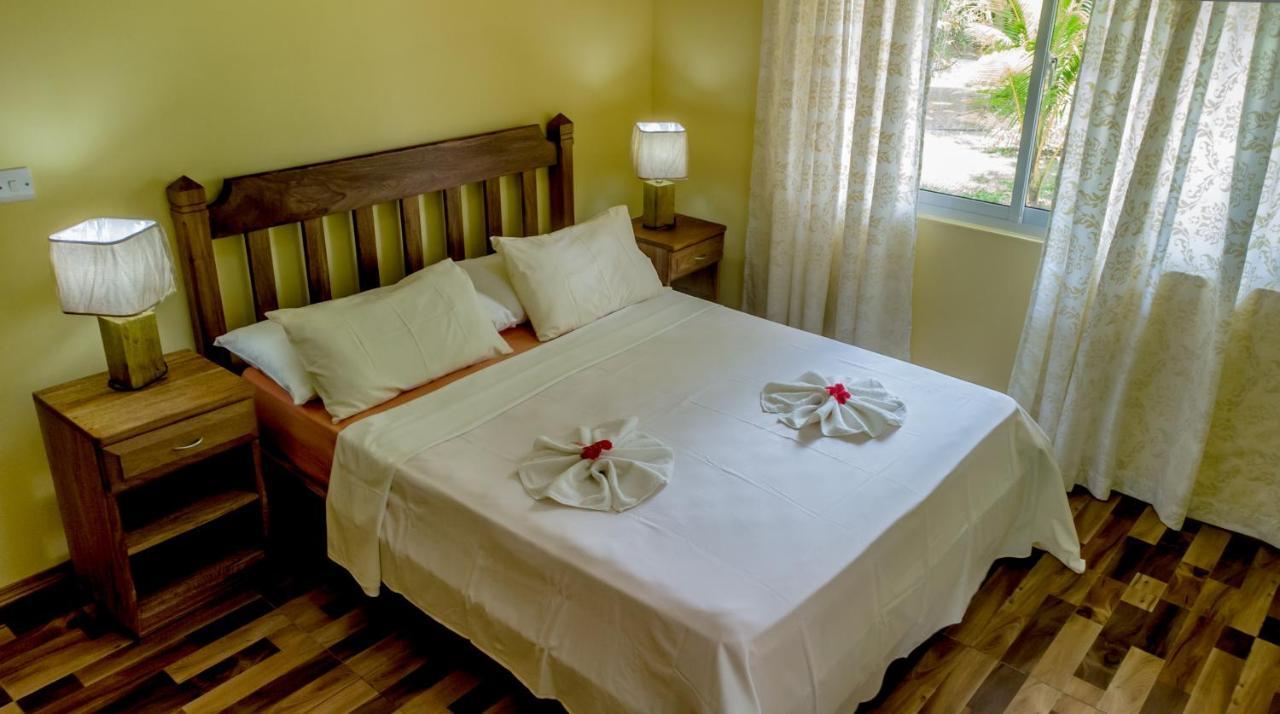 Villa Rafia Baie Sainte Anne Exterior foto